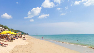 ​Пляж Клонг Нин на острове Ланта. 